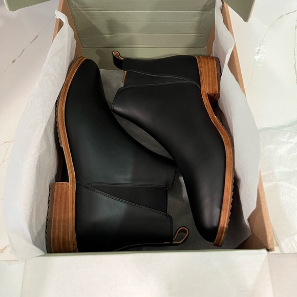 Nisolo Eva Everyday Chelsea Boots. Women’s size 9. Color Black. - Picture 12 of 15